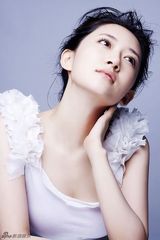 组图：蔡丹丹写真出炉 清纯甜美皮肤水当当