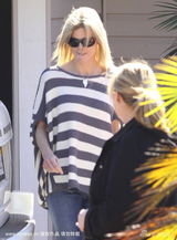 幻灯图集：伍兹康复中心治疗 “虎嫂”首度探望