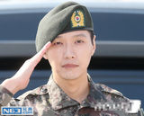 组图：池贤宇退伍变钢牙哥 女友未现身盼快复出