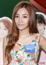 组图：嫩模组合Donut推写真 着性感服饰宣传