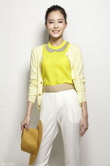 组图：温心时尚大片曝光 暖春甜蜜糖果色