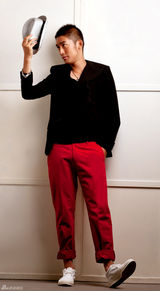 组图：张博雅痞格调写真新鲜出炉