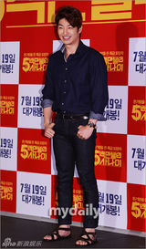 组图：裴勇俊金秀贤等捧场朴振英新片