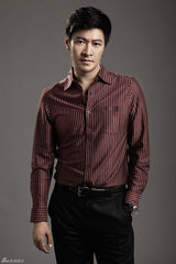 高清组图：刘汉强时尚大片 彰显儒雅时尚气质