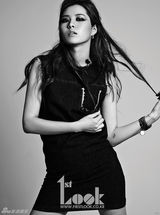 组图：两个月成员金艺林黑白写真女神魅力十足