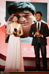 幻灯图：佟大为稳获年度收视率之星 展望新年新作