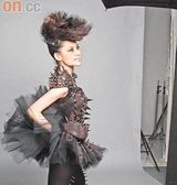 幻灯图集：Twins化身摇滚双胞胎 逆境重生战红馆