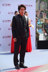 组图：莱昂纳多梁朝伟赵薇等齐聚青岛