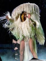 高清组图：Gaga开唱再进化 三点喷火尺度惊人