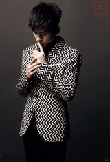 组图：张杰最新大片曝光 彰显成熟男人味