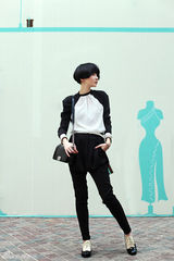 组图：时尚设计师夕又米街拍似潇洒美少年