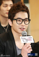 组图：高俊熙等出席《一年十二个男人》发布会