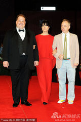 组图：《黑马》首映 布莱尔带初生儿子走红毯