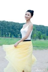 高清组图：甘薇初秋美肤写真 肤如凝脂素颜美女