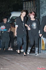 组图：女歌手陈僖仪丧礼 薛凯琪黄柏高哀伤送别