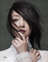 高清图：周迅登《嘉人》气质冷艳 自曝名字来自鲁迅