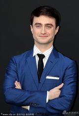 组图：《杀死汝爱》首映 丹尼尔正装显帅气