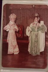 组图：梅艳芳遗物将拍卖 可爱童年照曝光