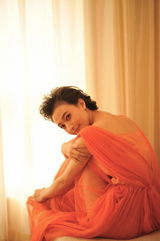 高清图：阎娜唯美写真曝光 散发浪漫女人味