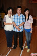 组图：黄日华否认劝苗侨伟过档 夸新公司人性化