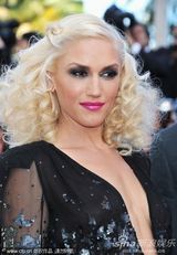 组图：范冰冰艳撑《生命之树》首映 邓文迪夫妇亮相