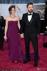 组图：阿弗莱克携爱妻亮相 无缘导演失落