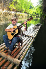 高清组图：马克力文红色中国行湘西凤凰奇梁洞