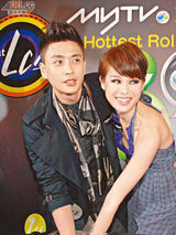 组图：黄宗泽胡杏儿昔日台前幕后甜蜜恩爱