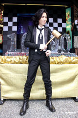 高清：萧敬腾推出“洛克先生”演唱会DVD