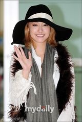 组图：日本女星泽尻绘里香赴韩宣传新片