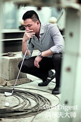 高清图：胡军全新写真曝光 光影变幻尽显熟男风采