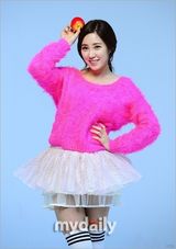 组图：韩棒球女神崔熙拍写真宣传新节目