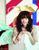 高清图：韩星尹胜雅时尚大片 寻找共同的夏日回忆