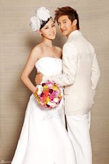 幻灯图:田亮叶一茜婚纱写真曝光  执子之手甜蜜恩爱