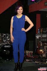 组图：戴佩妮为爱徒冷落男友 爬楼梯训练刘思涵