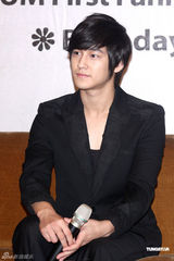 幻灯组图：韩版F4成员金范赴台湾举行粉丝见面会