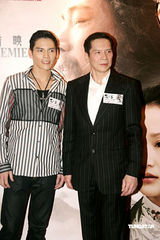 幻灯：《苏乞儿》香港首映 醉拳街舞表演向八爷致敬