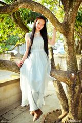 组图：武大女神生活美照 长发飘逸清新自然