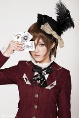 组图：琳琳颠覆甜美形象 变身帅气魔术师