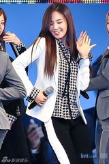 组图：少女时代等鼓励高考生唱响“点亮演唱会”