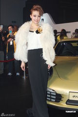 组图：容祖儿曝闲时喜驾车 盼黄伟文演唱会DVD顺利