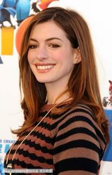 组图：《里约大冒险》洛杉矶放映 海瑟薇笑容甜美