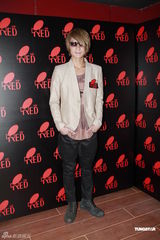 组图：吴雨霏出席商业活动望恋情低调进行