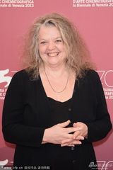 组图：《弗兰克的夏天》发布 导演满脸胡渣亮相