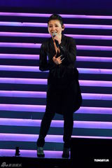 组图：郑丹瑞林珊珊开唱 感激林子祥叶德娴帮助