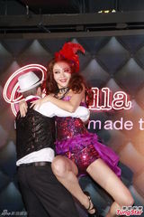 组图：熊黛林与男伴舞贴身开腿大秀性感爵士舞