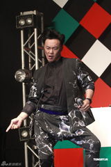 组图：陈奕迅不介意被称丹妈 称其头发多