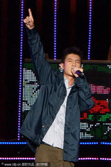 组图：陈冠希歌手身份复出 大唱周杰伦创作新歌