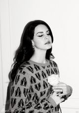 组图：打雷姐黑白复古写真 细嗅玫瑰风情俏佳人