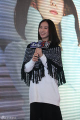 组图：刘诗诗提吴奇隆脸红 称大尺度戏会报备